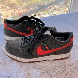 Dark Green and Orange Nike Dunk Low Womens size 6.5 Y